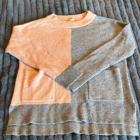 Elegant Colorblock Crew Neck Sweater - Peach and Gray - Picture 1 of 5
